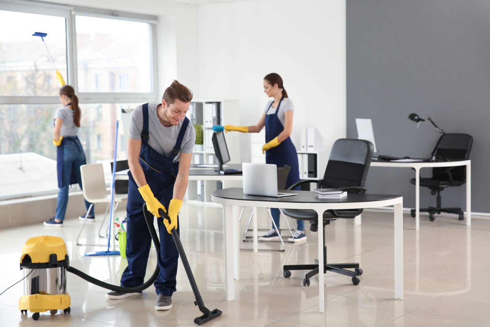 How to Evaluate Commercial Cleaning Services Before Signing a Contract