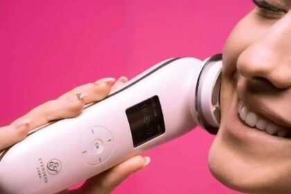 The Growing Popularity of Anti-Aging and Skin Tightening Devices: What Consumers Should Know